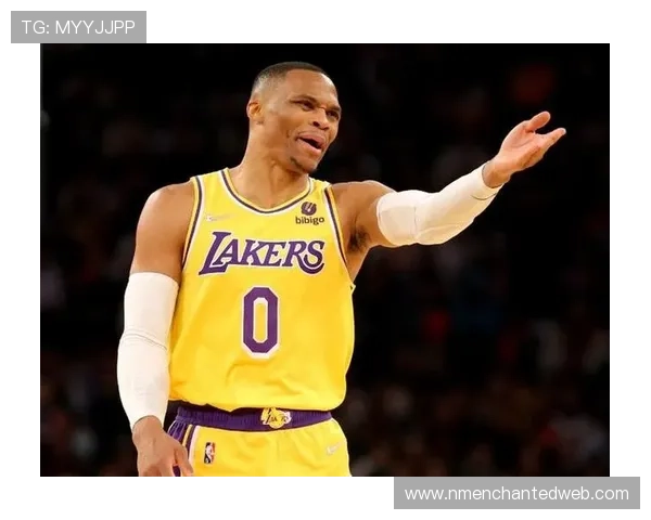 威少24+13+14创第207次三双壮举